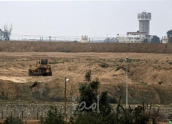 صحيفة: إسرائيل تعيد سياسة "الجدار والبرج" على حدود مصر والأردن