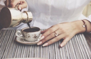 لماذا الصباح الباكر ليس أفضل وقت لتناول القهوة؟