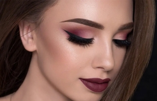 4 خطوات لإزالة المكياج بطريقة صحيحة