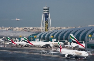مطار دبي الدولي يستأنف رحلاته تدريجياً بعد السيطرة على حريق الخزان