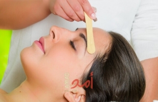 عصر الليمون لتفتيح الشعر يسبب مشكلة جلدية - اعرفيها