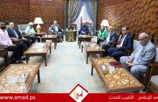 وفد اللجنة الشعبية يلتقي د. أحمد الطيب أمام الأزهر الشريف