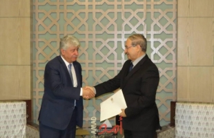 مجدلاني يسلم رسالة من الرئيس الفلسطيني إلى نظيره السوري