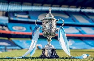 ليفربول يجتاز برايتون ومان سيتي خارجه ومانشستر يونايتد يكتسح ليستر- فيديو