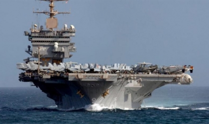 حريق ينشب بأكبر حاملة طائرات أمريكية في العالم داخل البحر الأحمر