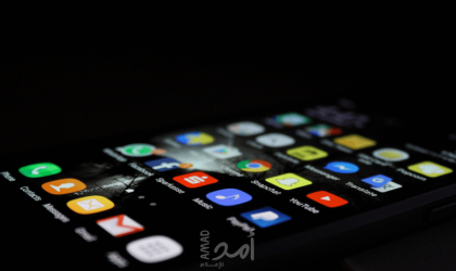 12 تطبيقا على الموبايل تصورك دون علمك وتسرق رسائل واتساب.. احذفها فورا