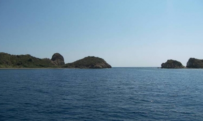 غواصة تكشف عن “كارثة” في أعمق نقطة في البحر المتوسط