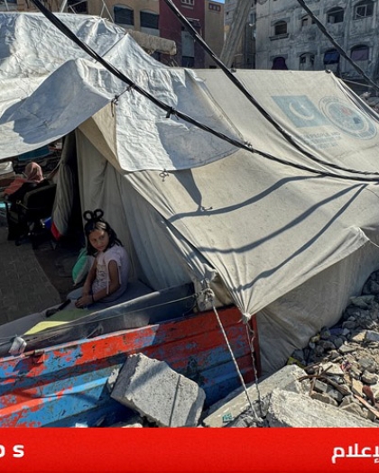 رويترز: حرارة الصيف تلهب جراح النازحين مع استمرار الحرب الإسرائيلية في قطاع غزة