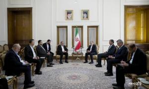 عراقجي يلتقي وفد من حماس بطهران