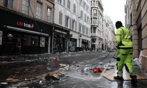 فرنسا تفرض حظر تجول ليلي في أربع مدن شمالية على خلفية الاحتجاجات
